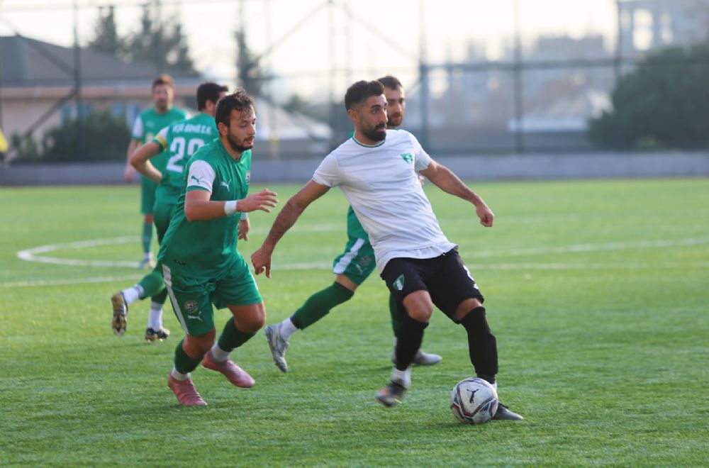 Beşyüzevler ilk devreyi lider bitirdi