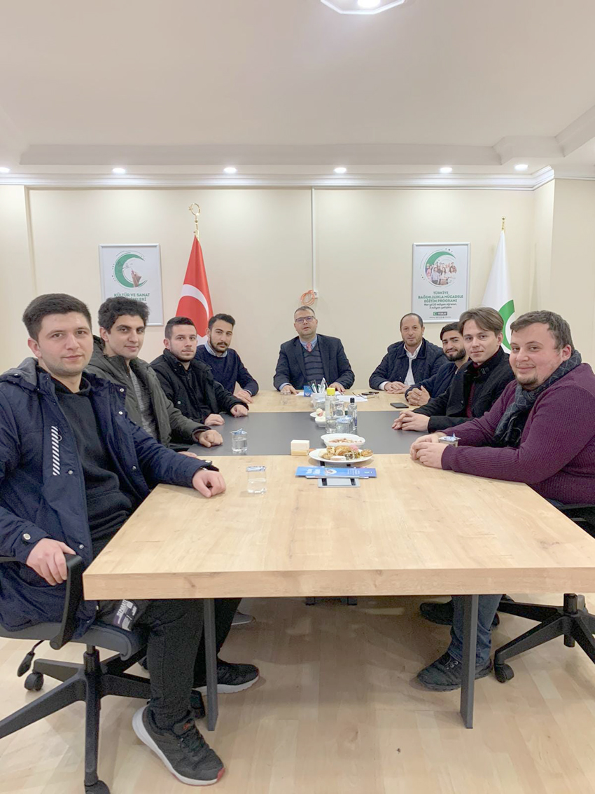 AK Gençlik’ten Yeşilay’a ziyaret
