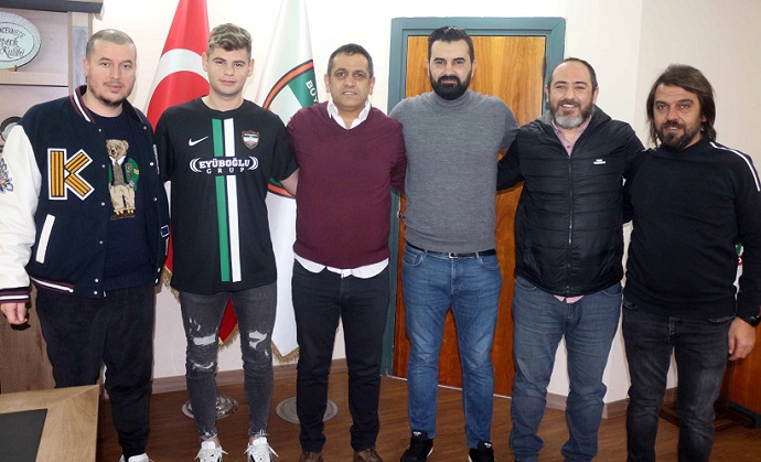 Tepecik forvetini buldu