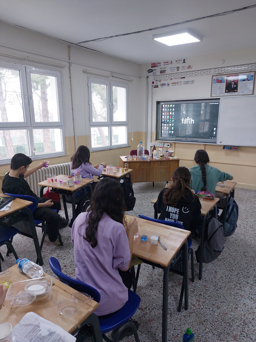 Deney çalışmasıyla bilgilerini pekiştirdiler