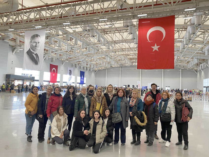 CHP Kadın Kolları yardım çalışmalarına katıldı