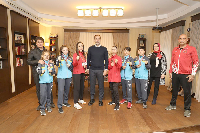 Karate sporculardan Başkan Yılmaz’a ziyaret