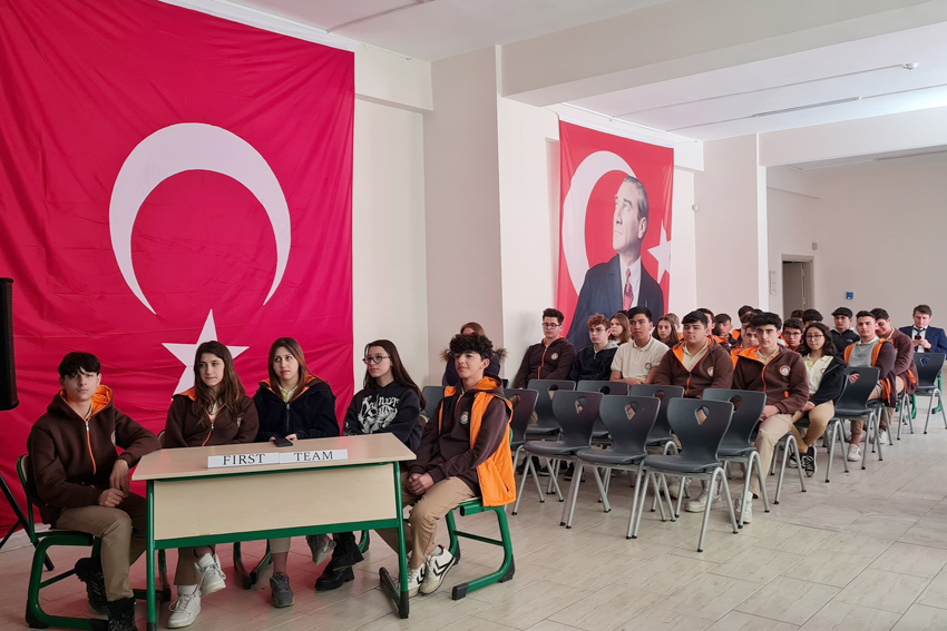 Okudukları ilk İngilizce kitap üzerine yarıştılar