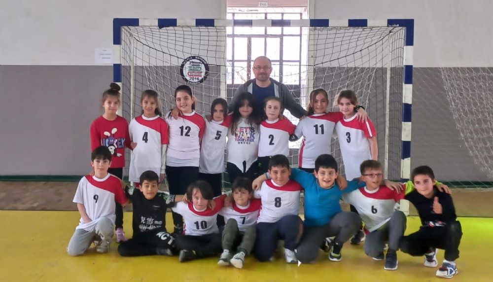 Gazi İlkokulu, Yakan Top yarışmasında Bölge 1.’si oldu