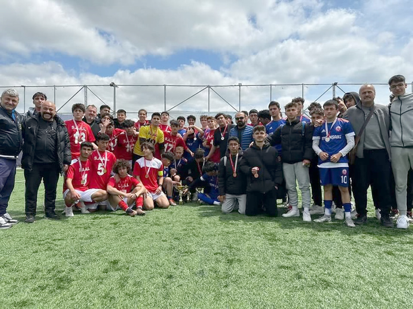 Futbol Turnuvası’nın şampiyonu Atatürk Lisesi