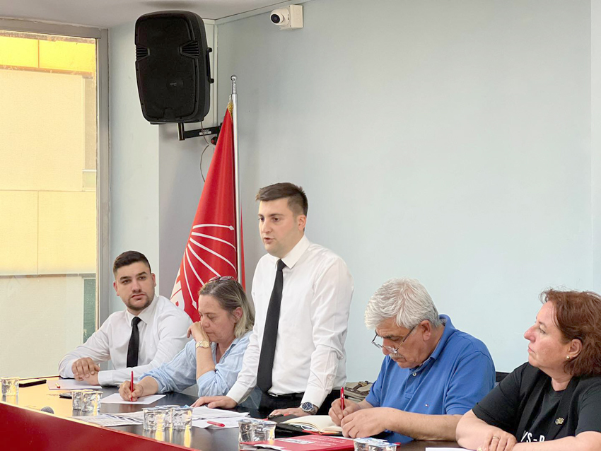 CHP, seçim ve kongre gündemiyle toplandı