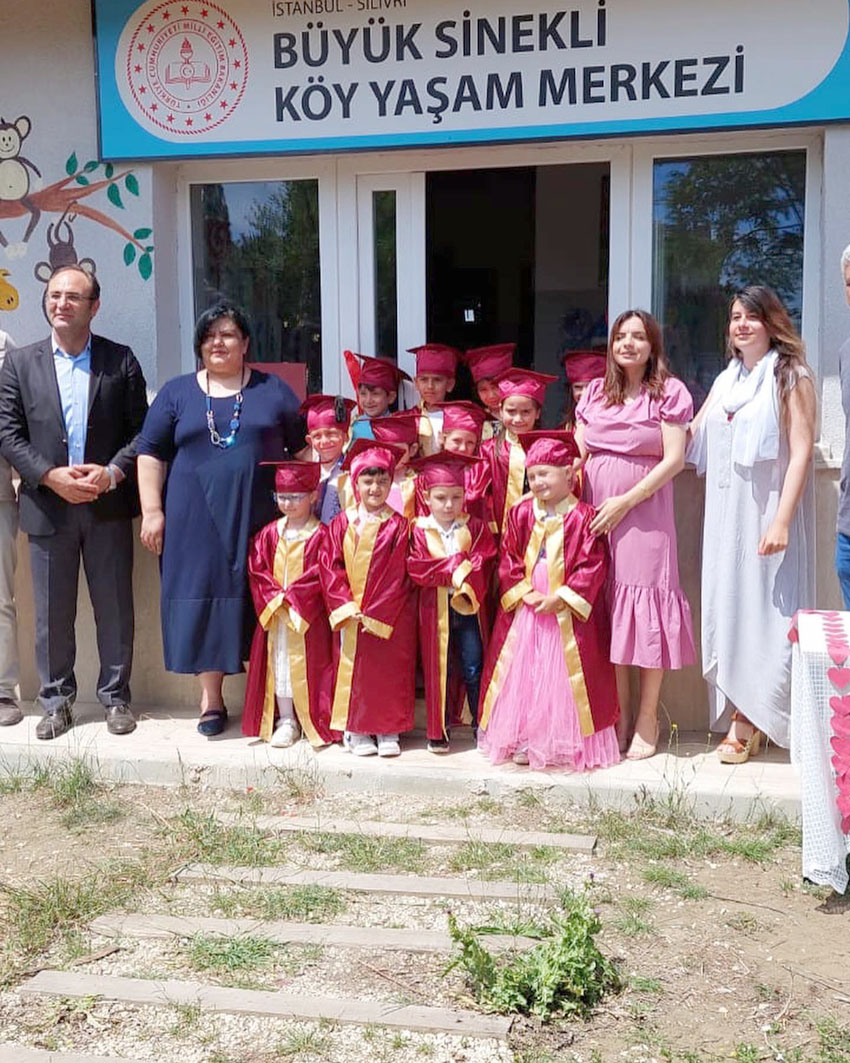 Köy Yaşam Merkezi öğrencilerinin karne heyecanı