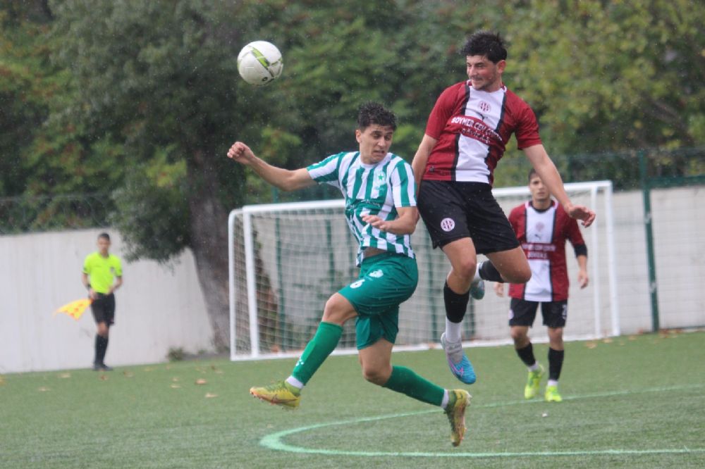 Stres dolu maçı Üsküdar Anadolu kazandı 2-1