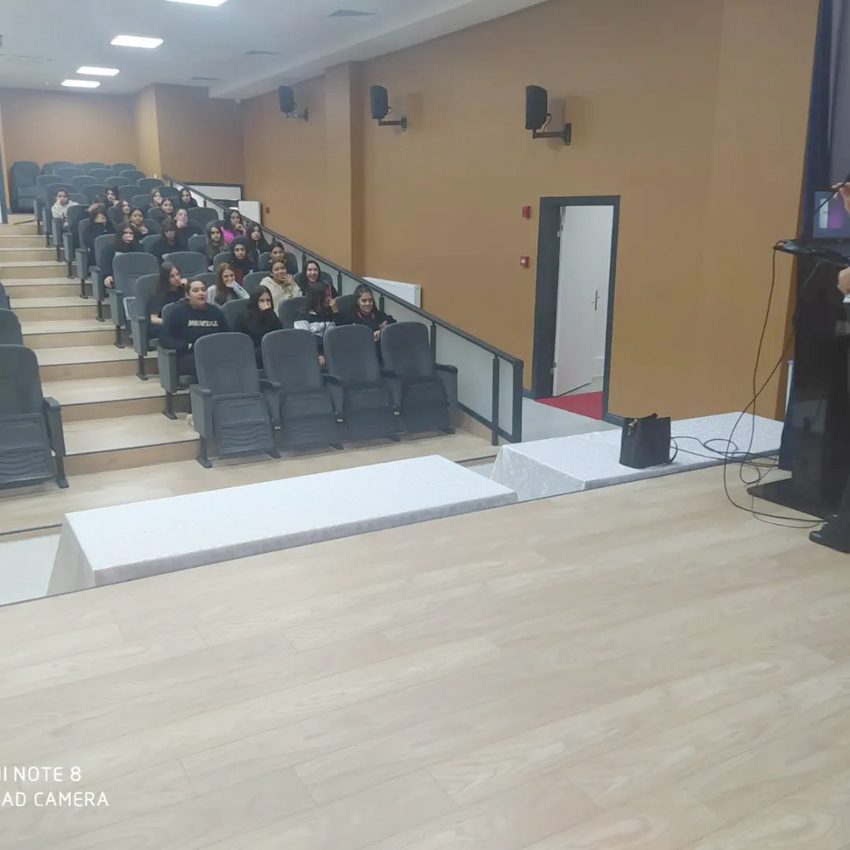 Ergenlik dönemi anlatıldı