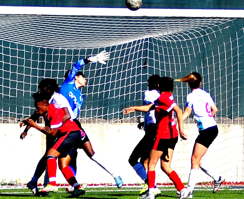 Çatalca’nın kızları, Bornova’ya takıldı 0-1