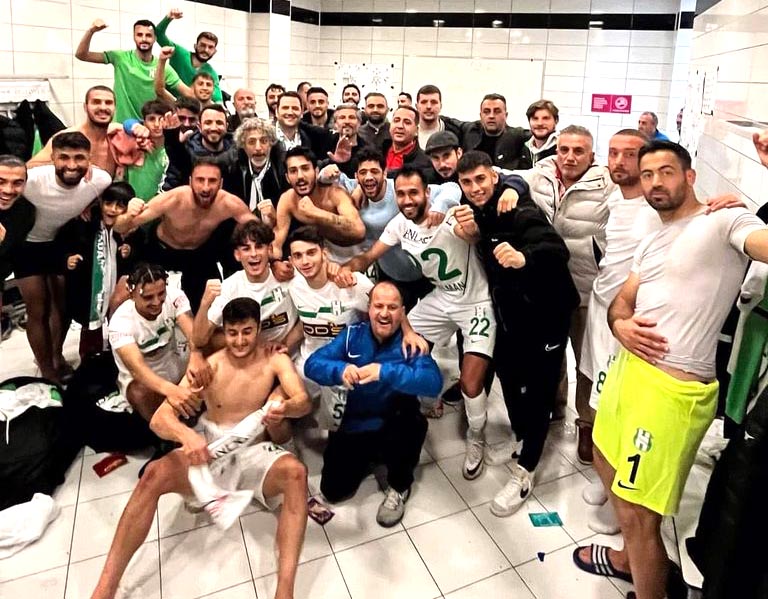 Küçükçekmece zirveden inmiyor 3-0