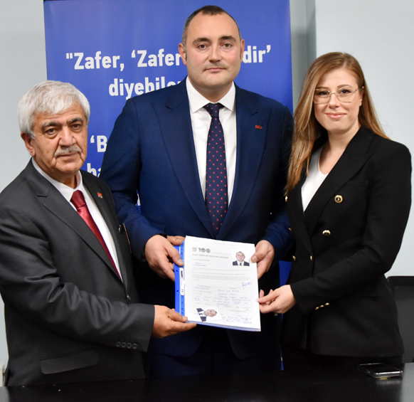 “CHP’nin bayrağını yeniden dalgalandırmayı kendime bir borç biliyorum”