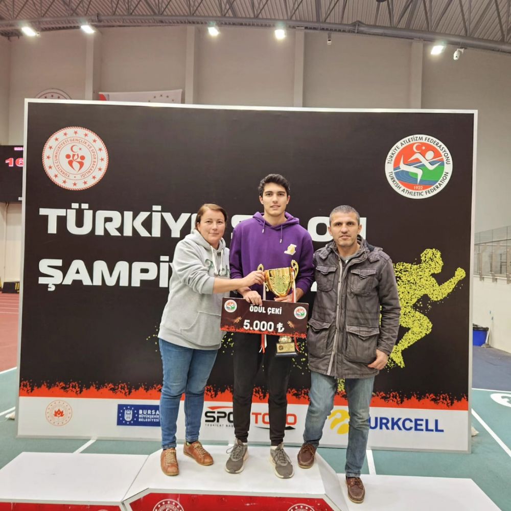 Özgürcan Türkiye Şampiyonu