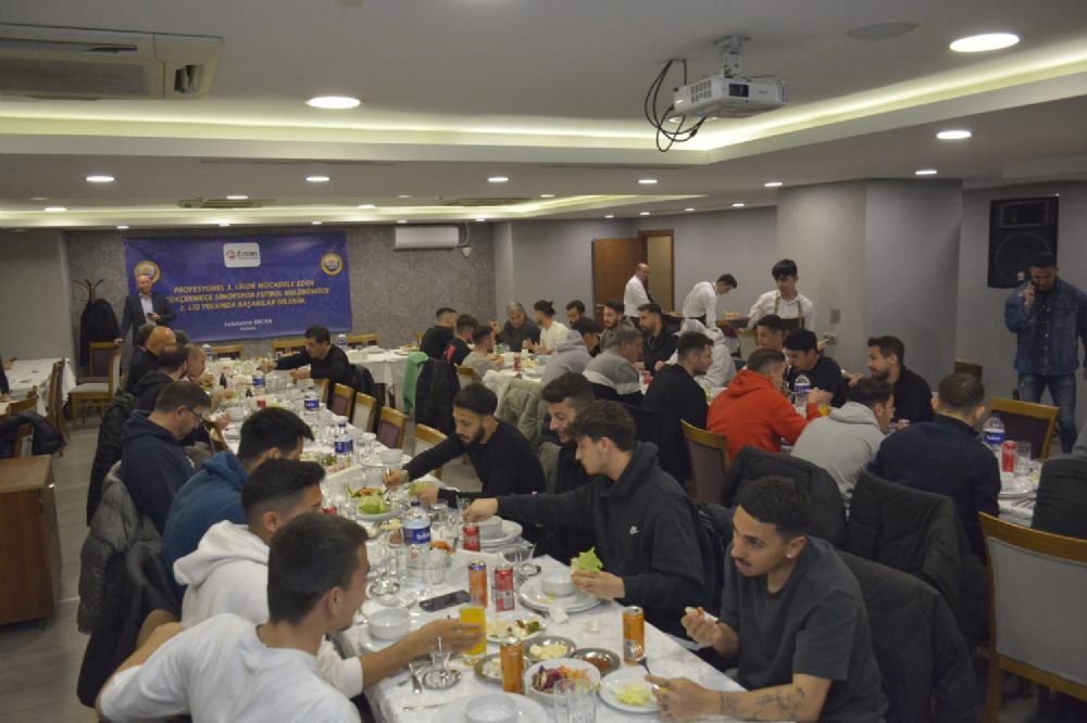 Selahattin Ercan'dan Futbolculara moral yemeği