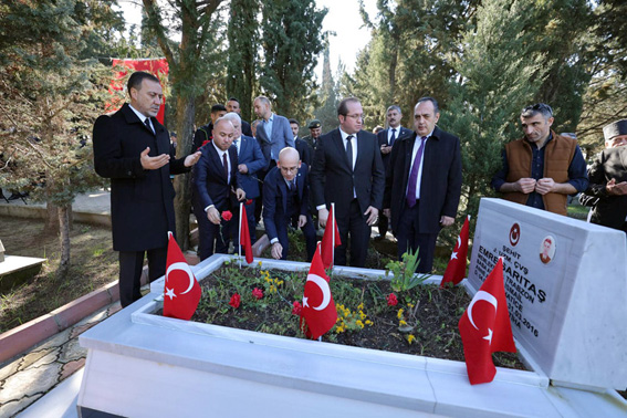 Şehitlerimiz kabirleri başında minnetle yâd edildi