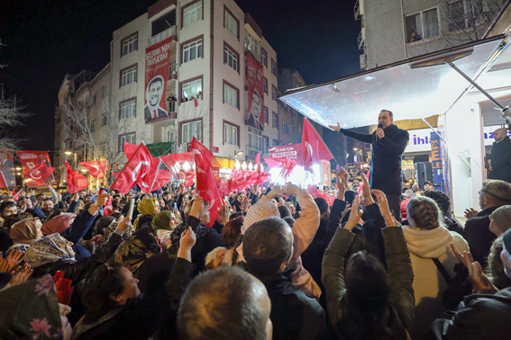 Yılmaz’dan halka hizmet, muhalefete eleştiri