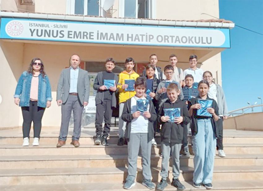 Yunus Emre’de başarılı öğrenciler ödüllendirildi