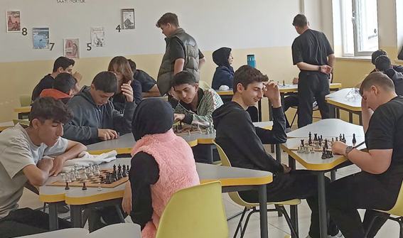 Şehit Emre Sarıtaş Lisesi’nde Satranç Turnuvası