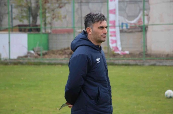 İshaklıspor'da Alkan gitti Cezayir geldi