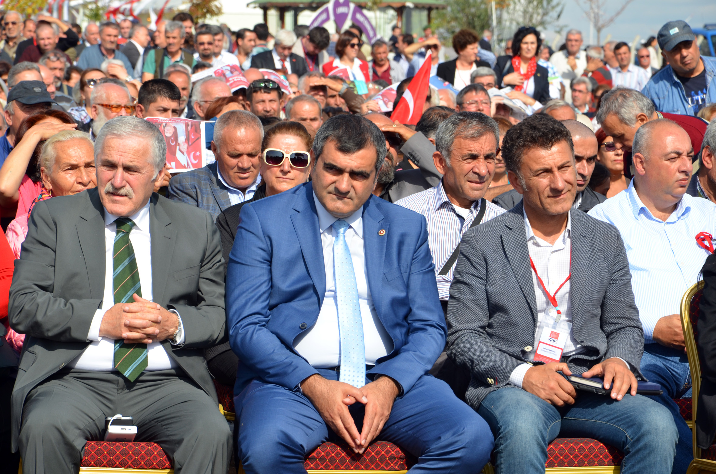 BELEDİYELERİ ÖRNEK GÖSTERDİ, GENEL İKTİDAR FIRSATI İSTEDİ
